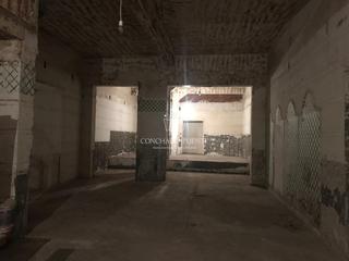 Local commercial  Ramón de la sagra. Amplio bajo comercial a un paso de la plaza de vigo, adecuado pa