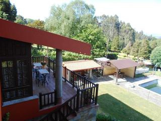 Casa  As covas. Chalet independiente de 400m2 con 3.000 m2 de terreno con piscin