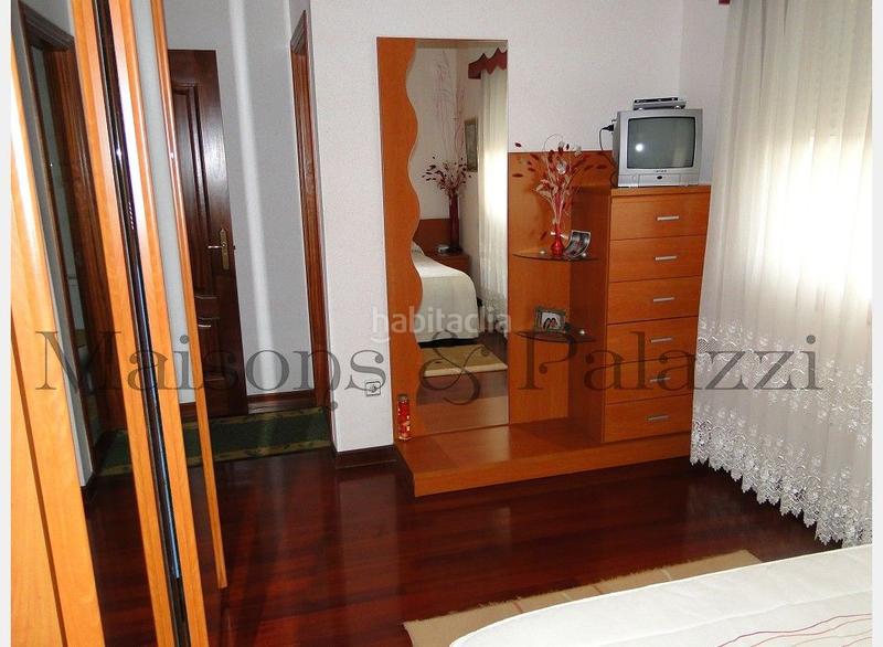 Foto daf98ca2-4468-41d5-a008-2259603fadb0. Chalet en Nigrán centro Nigrán