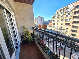 Appartement  Rúa de rosalía de castro. Céntrico. alto y luminoso. impecable. como nuevo!