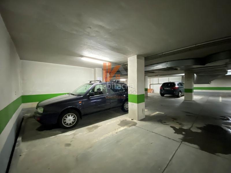 Foto b8e09fb8-6e25-4adc-b374-b447c420e105. Car parking in rua montero rios 52 in Ensanche - Sar Santiago de Compostela