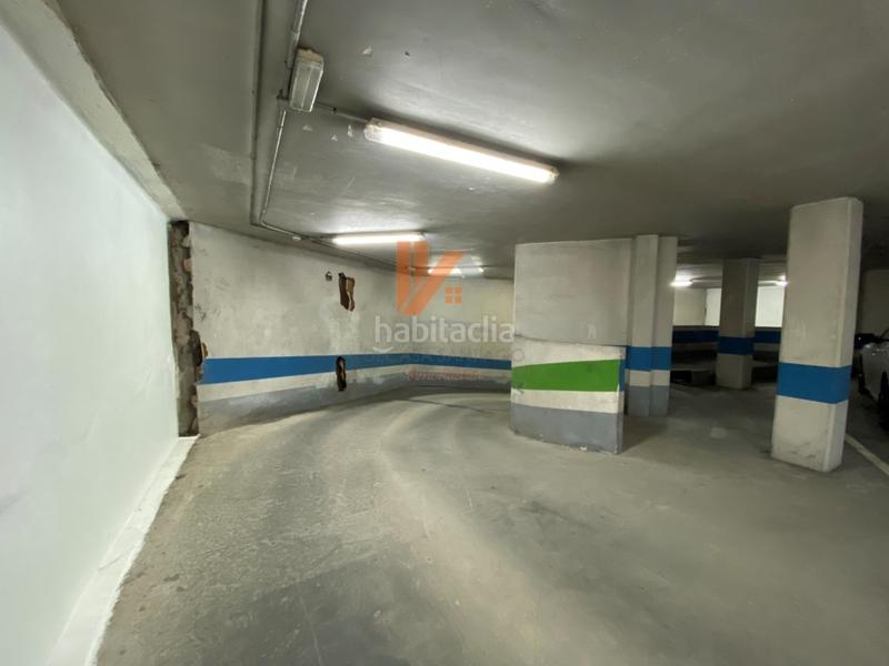 Foto c4983312-3a2d-4eb9-addc-9daab5c51ef7. Car parking in rua montero rios 52 in Ensanche - Sar Santiago de Compostela