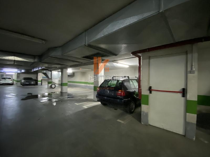 Foto eaf94ef1-6e67-4b3f-9d2b-fe2be1705ed6. Car parking in rua montero rios 52 in Ensanche - Sar Santiago de Compostela