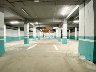 Aparcament cotxe a Avenida romero donallo 84. Plazas de garaje con trastero en venta en santiago de compostela