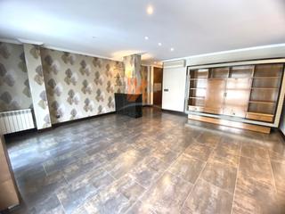 Miete Zweistöckige Wohnung in Rua republica de el salvador 12. Piso en alquiler en general pardiñas con garaje