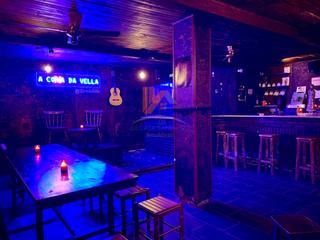 Lloguer Local Comercial a Rua nova abaixo 17-a. Traspaso de bar de copas con licencia café bar especial en la zo
