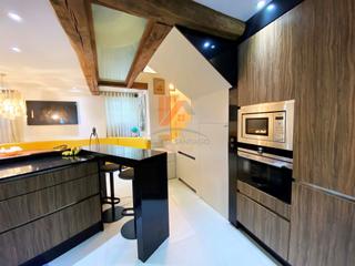 Casa a Rua xasmins 19. Casa en venta en el casco histórico de santiago de compostela.