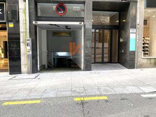 Aparcament cotxe a Rua montero rios 22. Plaza de garaje en pleno centro