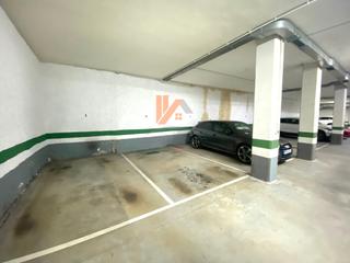 Rent Car parking in Rua carreira conde 4. Garaje en rúa carreira do conde 4, sótano 4