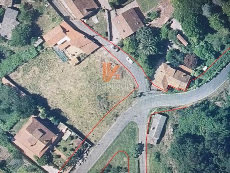 Foto daaf4877-a1f9-49ec-aea8-2d03f8077d67. Terrain résidentiel dans Parroquias de Santiago Santiago de Compostela