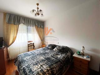 Appartement à Travesia da ramallosa 19. Piso de 3 habitaciones con garaje y trastero en venta en a ramal