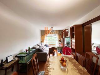 Appartement à Travesia da ramallosa 19. Piso de 4 habitaciones con garaje y trastero en venta en a ramal