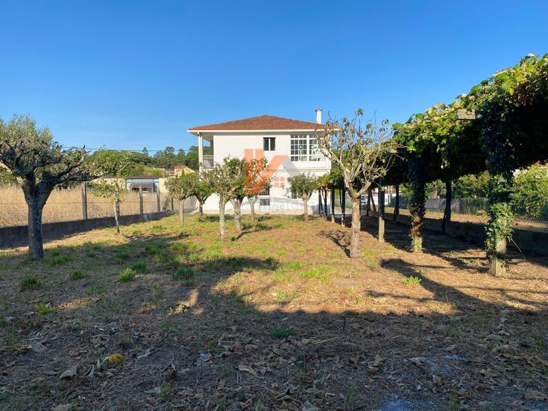 Foto 8eab8f1b-eb25-4f46-bc24-36d3dcd19a13. Casa en lugar mouromorto 9 chalet en venta en Teo