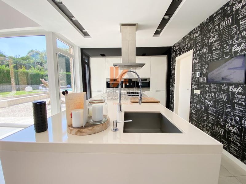 Foto 3f4b3694-2f88-4544-83f0-617bffa375b0. Xalet a lugar framan 38 a Bugallido Ames