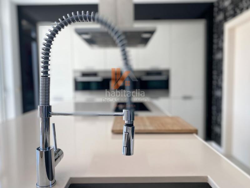 Foto c457e6ac-51e3-4782-8fe0-39d4548efd87. Xalet a lugar framan 38 a Bugallido Ames