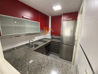 Lloguer Dúplex  Trece rosas 4b. Se alquila dúplex de 2 habitaciones con garaje en santa marta