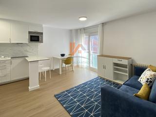 Affitto Piccolo appartamento in Rua ruela brion 11. Alquiler apartamento reformado cerca al intermodal  zona pontepe