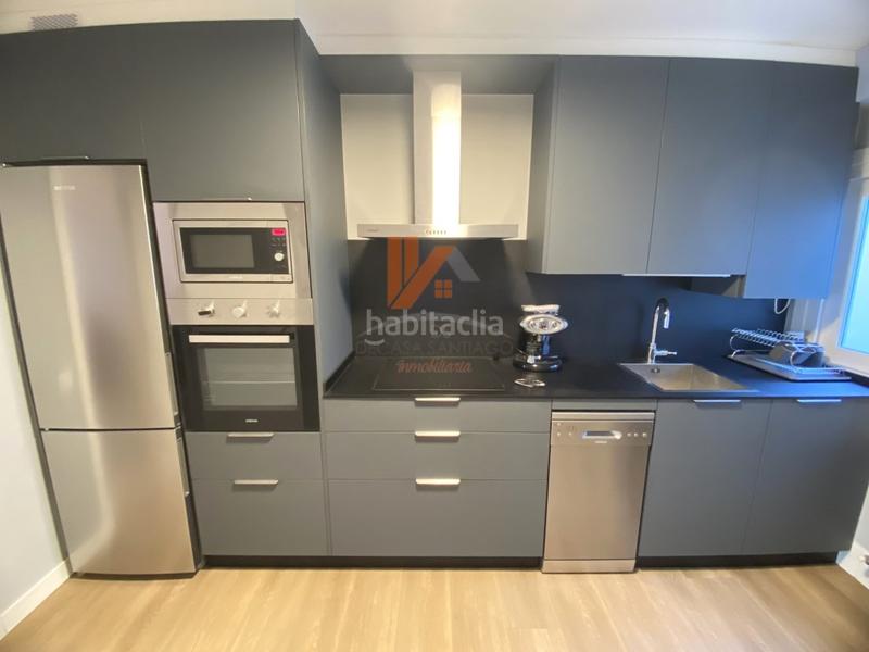 Foto 4f6f7a42-5bbf-4525-8d31-73cf3172a121. Rent flat in rua frei rosendo salvado 16 in Ensanche - Sar Santiago de Compostela