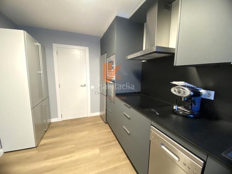 Foto 626e581c-8277-4874-95ec-7ba6f997ec75. Rent flat in rua frei rosendo salvado 16 in Ensanche - Sar Santiago de Compostela