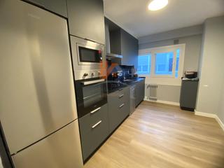 Rent Flat in Rua frei rosendo salvado 16. Piso céntrico reformado