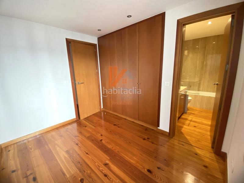 Foto 049067bc-9bdf-4eed-b1f7-5465b2aa5601. Location attique dans rua xeneral pardiñas 5 dans Ensanche - Sar Santiago de Compostela