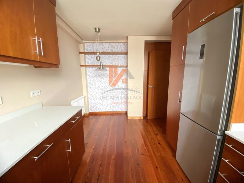 Foto 16ef76bf-4049-4900-b090-fcd5aa386a5c. Location attique dans rua xeneral pardiñas 5 dans Ensanche - Sar Santiago de Compostela