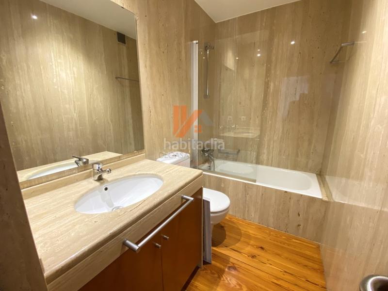 Foto bfd61de9-cd5b-4823-b243-0f6a21d22cee. Location attique dans rua xeneral pardiñas 5 dans Ensanche - Sar Santiago de Compostela