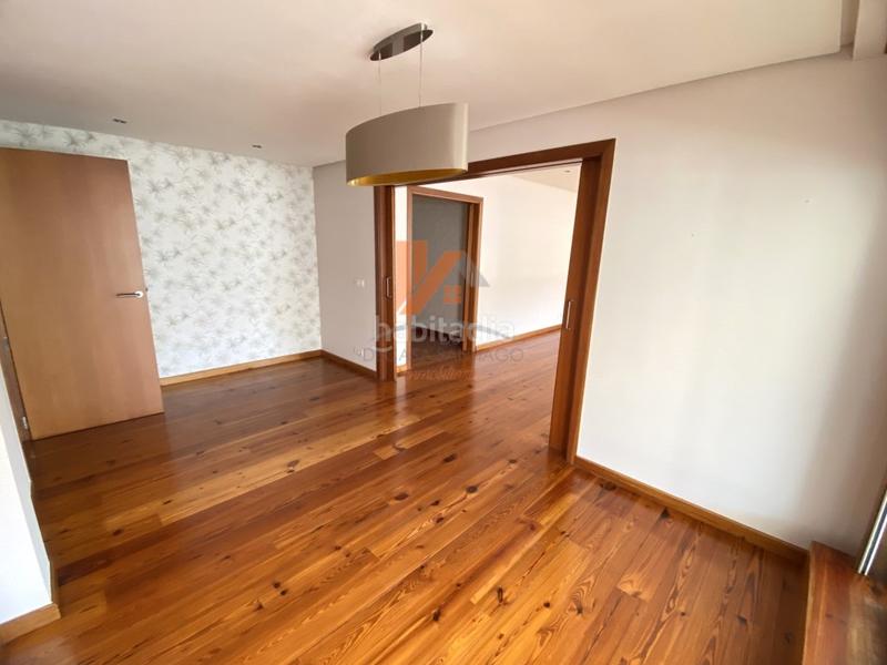 Foto c5644bd6-182f-464a-8a9c-5e3ce19d89a9. Location attique dans rua xeneral pardiñas 5 dans Ensanche - Sar Santiago de Compostela