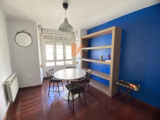 Miete Etagenwohnung in Rua calzada sar 2. Alquiler de piso en sar con garaje