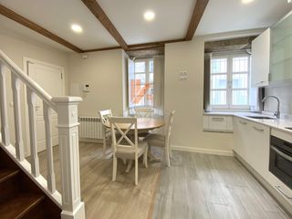 Miete Zweistöckige Wohnung in Rua san pedro 4. Dúplex en alquiler santiago de compostela