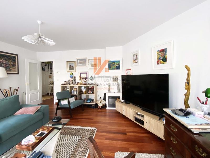 Foto bab325d4-12ee-41a9-8bf0-ef7a90f3a1db. Zweistöckige wohnung in rua pedregal 5 in Bertamirans Ames