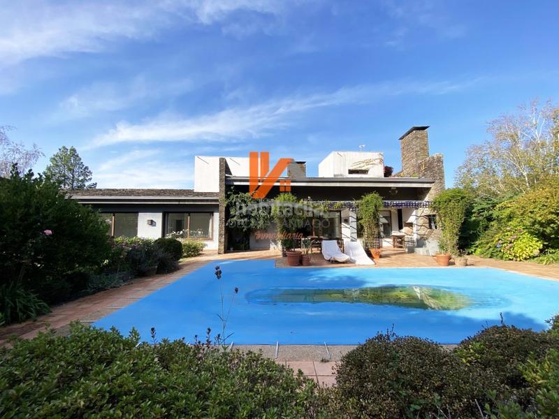 Foto c8ca8d3f-5953-409f-81d6-9f9bb75bca5e. House in lugar buceleiras in Bugallido Ames