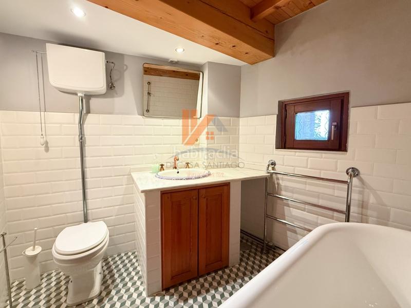 Foto 725d252a-a2b1-4c48-a9c2-c71967ea5bf5. Haus in lugar roxido 3 in Parroquias de Santiago Santiago de Compostela