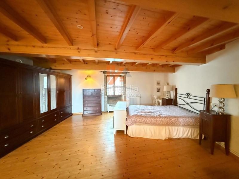 Foto ff6deb24-99ce-46d5-8987-b3b7181c2380. Haus in lugar roxido 3 in Parroquias de Santiago Santiago de Compostela