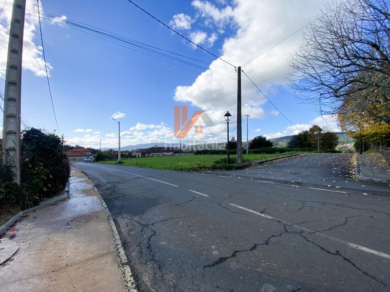 Foto b665dc3e-36b7-4a1a-b6d5-0bd1ea393fd8. Terreno residenziale in lugar lombao 51 in área de Ames Ames