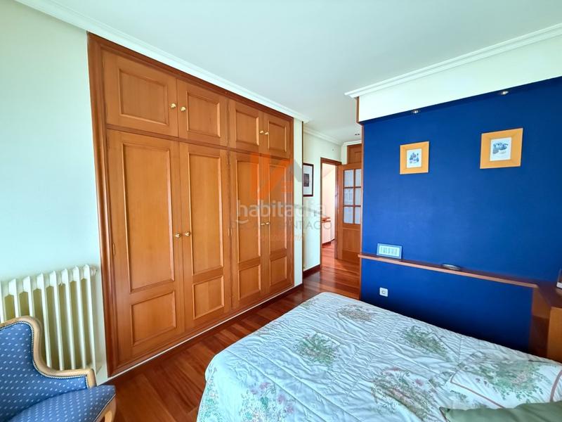 Foto 2cfb4a07-8b19-48c1-ad48-64ab451f30a2. Casa bifamiliare in urbanizacion monte devesa 28 in Brión