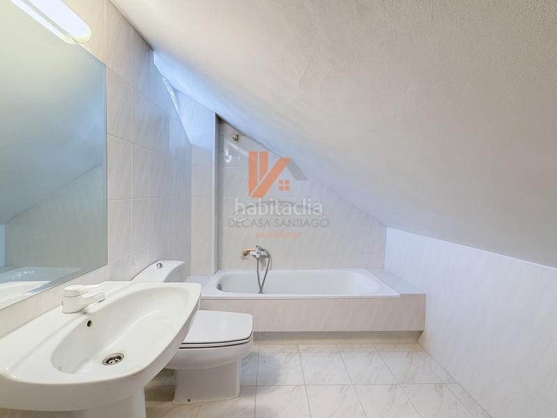 Foto 6ac8ee1c-62bf-4527-b8b6-a50a7988486b. Casa bifamiliare in urbanizacion monte devesa 28 in Brión