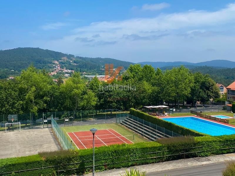 Foto 9415a679-e1f3-4d35-a1c8-5bb12f62a2e2. Casa bifamiliare in urbanizacion monte devesa 28 in Brión