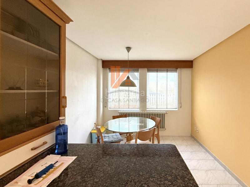 Foto b7689b7e-56ee-4853-bb19-5cf49f2f8ed5. Casa bifamiliare in urbanizacion monte devesa 28 in Brión