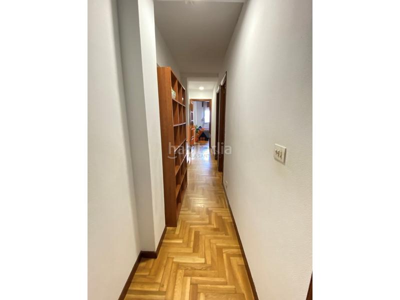 Foto 31d8f233-ac64-43dc-8d72-320736379172. Appartement dans rua estrada 28 dans Castiñeiriño - Cruceiro de Sar Santiago de Compostela