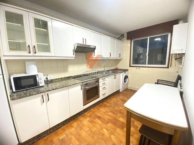 Foto 4dfc2e43-77fc-485c-bf6b-44c09480bfb4. Miete etagenwohnung in avenida rosalia castro 87 in Santiago de Compostela