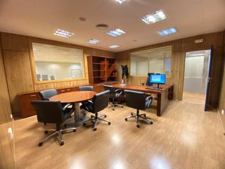 Miete Büro in Rua santiago guayaquil 5. Oficinas acondicionadas en pleno centro