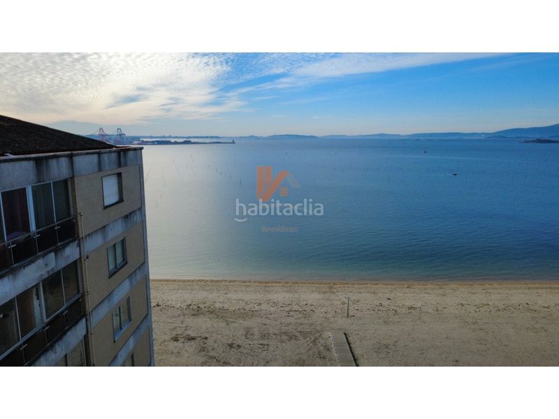 Foto d186e92c-bd80-4f9e-ab68-2669069da935. Piso edificio poniente viviendas en primera línea de playa en Vilagarcía de Arousa