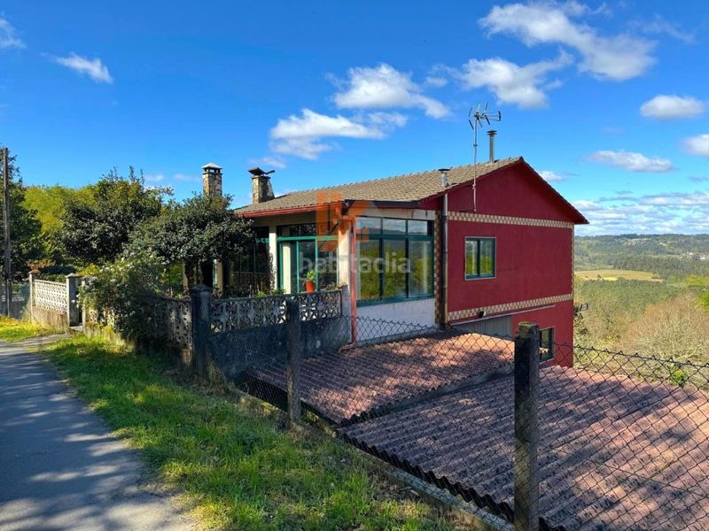 Foto 4a329e4b-06b3-44ac-b5d0-f3115ea9a085. Casa amb aparcament a Estrada (A)
