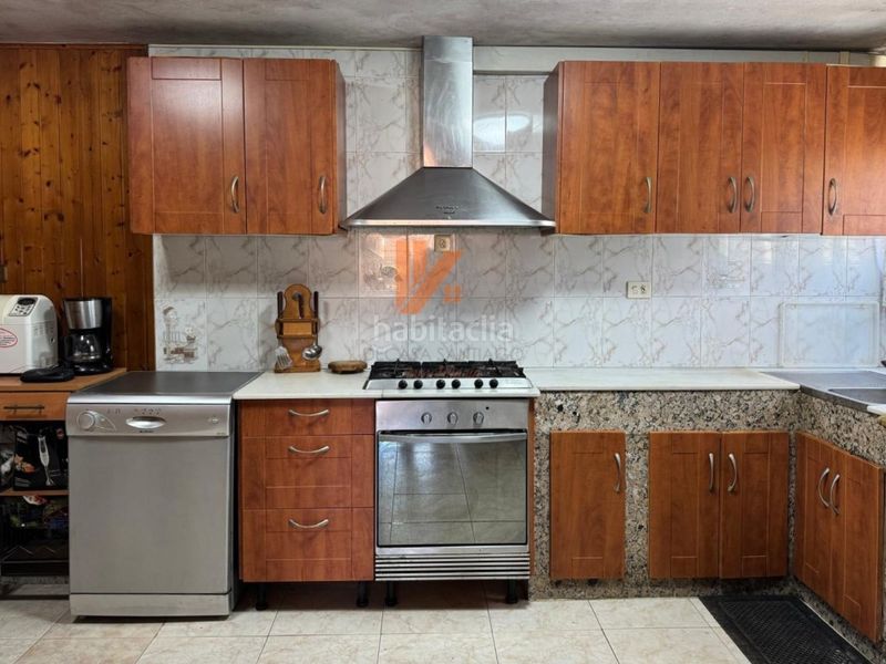 Foto 8b1ac6c9-b121-40be-8365-d9f75128b6fb. Casa amb aparcament a Estrada (A)