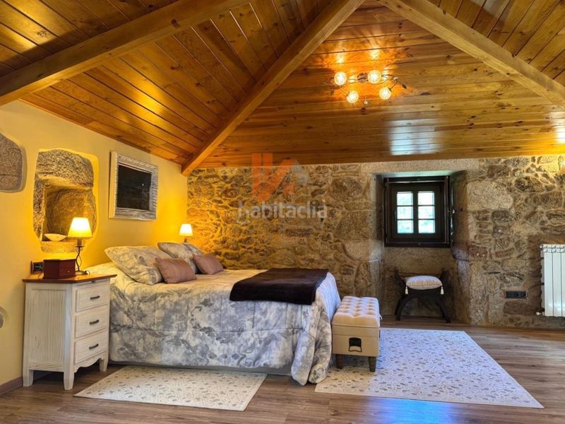 Foto b8d36f84-b35d-49b2-89b7-2d729334432d. Casa amb aparcament a Estrada (A)