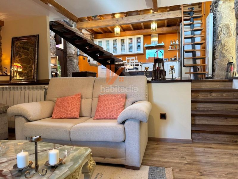 Foto d793fd23-ae1c-43a8-b8fc-55dbd31aea68. Casa amb aparcament a Estrada (A)