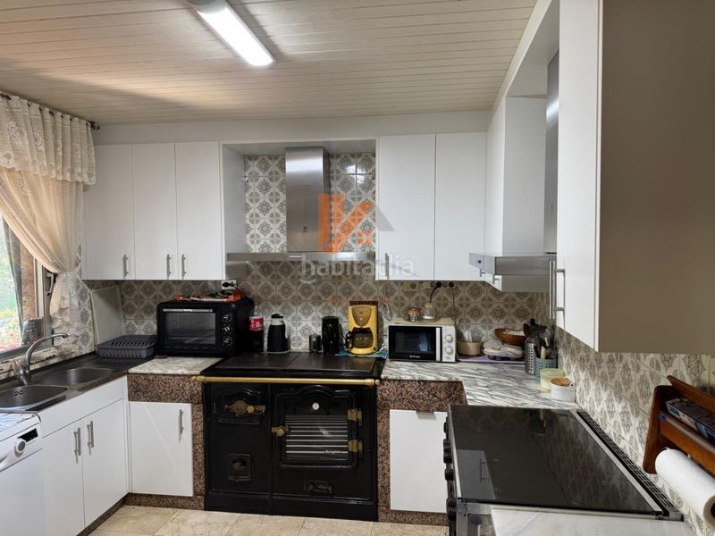 Foto ed58c331-d459-4534-97fb-bbf673590075. Casa amb aparcament a Estrada (A)