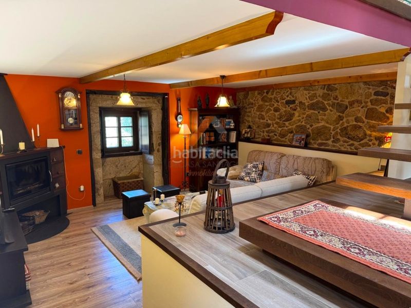 Foto f45aa977-80ca-4496-8367-fda6f7a006bc. Casa amb aparcament a Estrada (A)