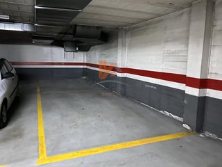 Miete Autoparkplatz in Rua coto 1. Alquiler de garaje doble en fontiñas